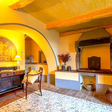 Nello Villa Cortona